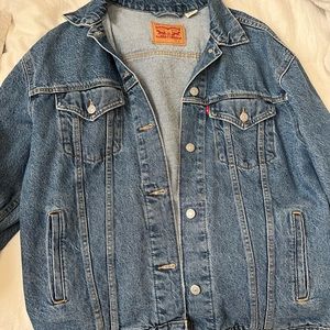 Levi’s women’s boyfriend jacket oversized (like new)